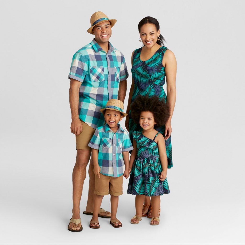 matching family vacation outfits